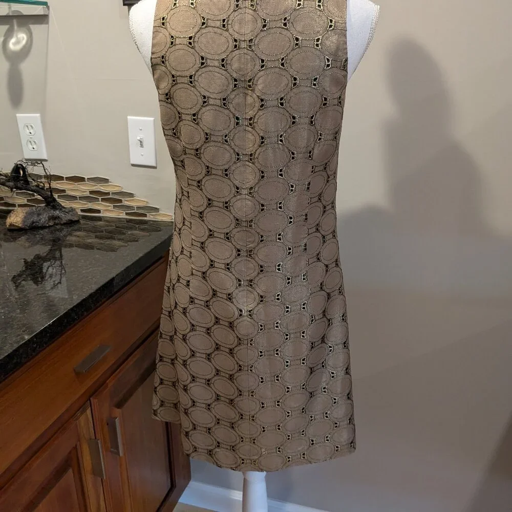Helene Berman London Sleeveless Metallic Sleeveless Lined Gold Shift Dress Sz 6